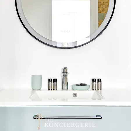 Face A L'eglise Saint Merri Elegance Et Calme 아파트