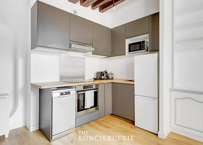 Appartement Face A L'eglise Saint Merri Elegance Et Calme *